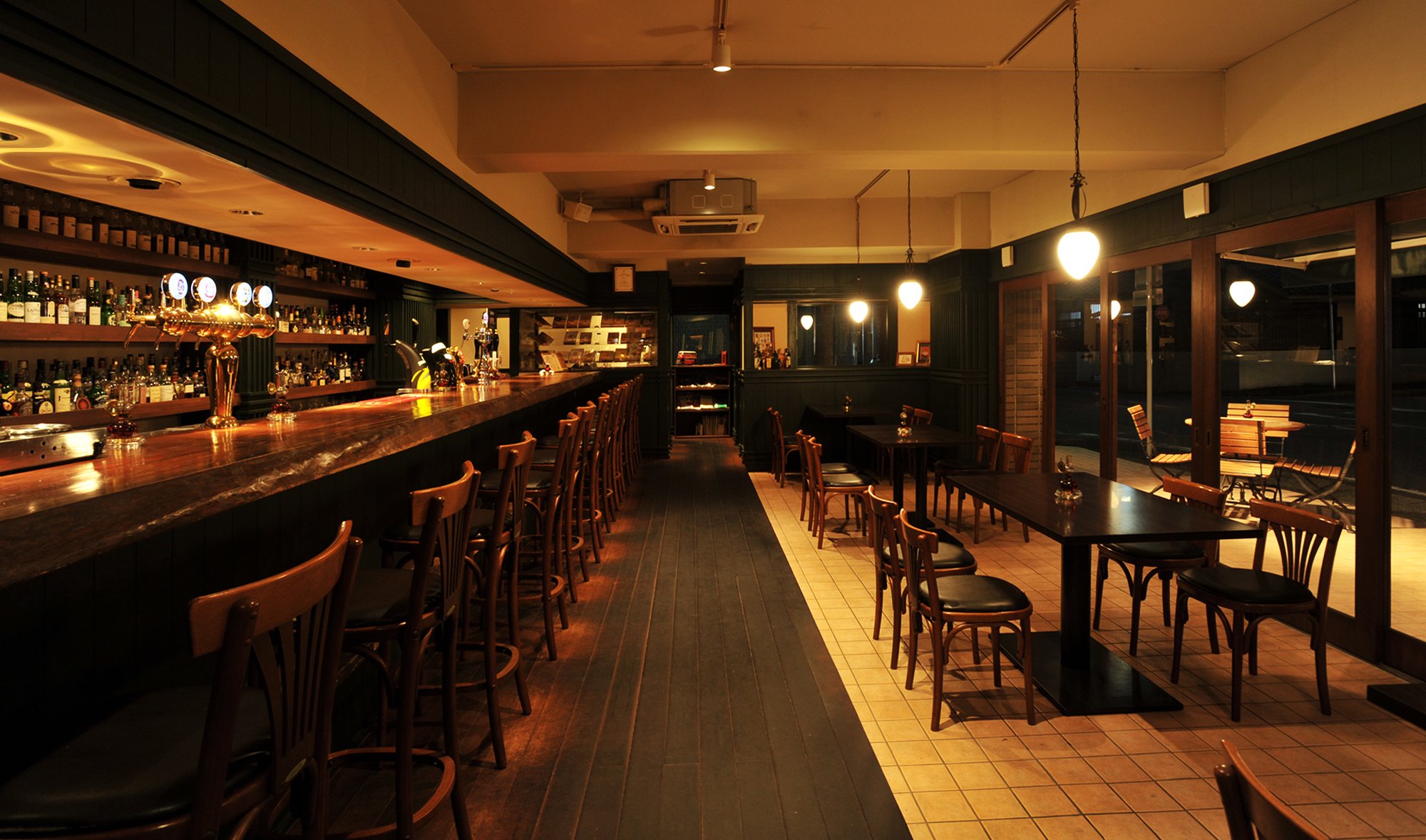 THE LONDON PUB TOWSER